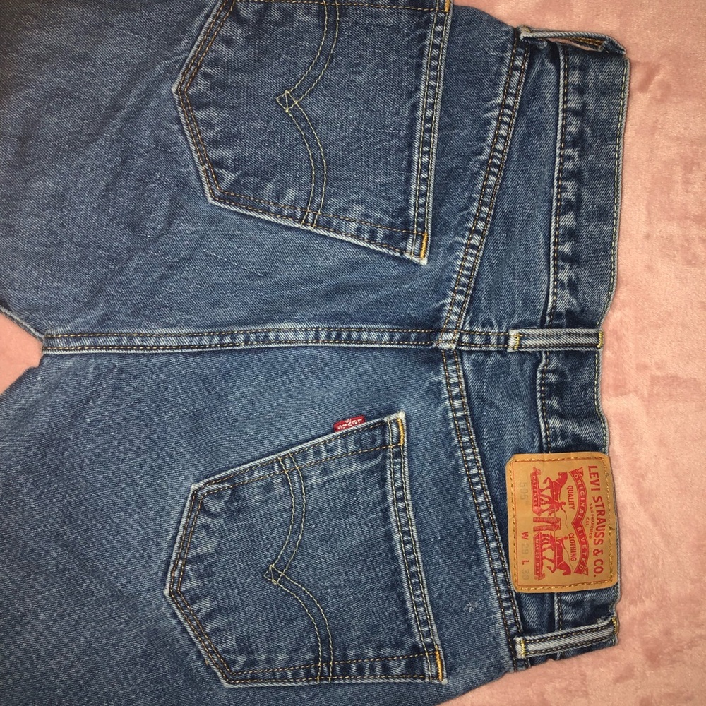 Levi’s straight cut jeans